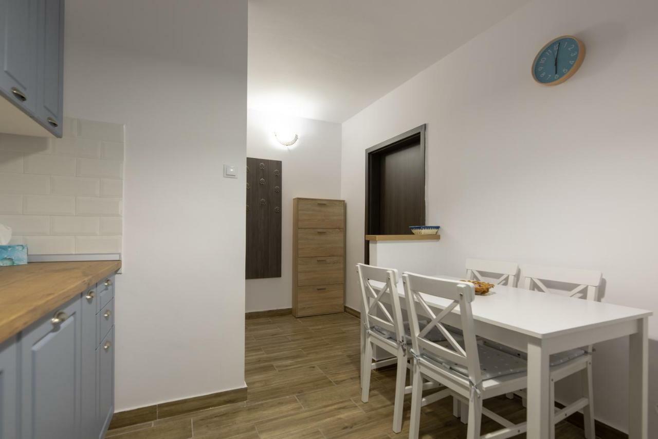 Apartament Ada Apartment ซีบิว ภายนอก รูปภาพ